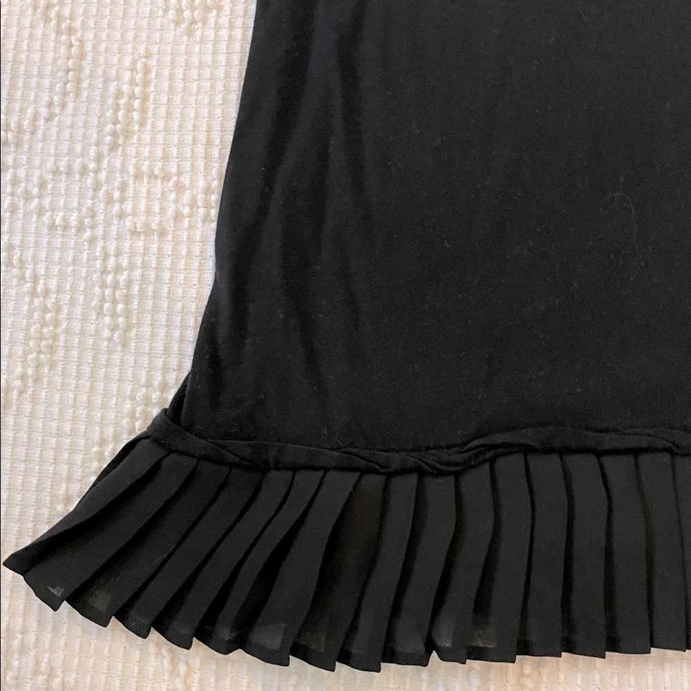 Sleeveless blouse, black, large ruffled/pleated